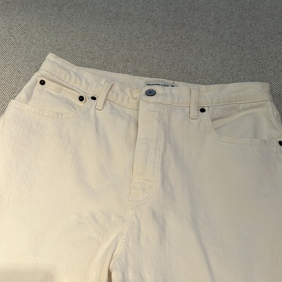 ABERCROMBIE ultra high rise kick flare - Picture 4 of 6